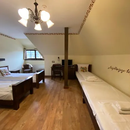 Gosciniec Oycowizna Lesznowola (Masovia)