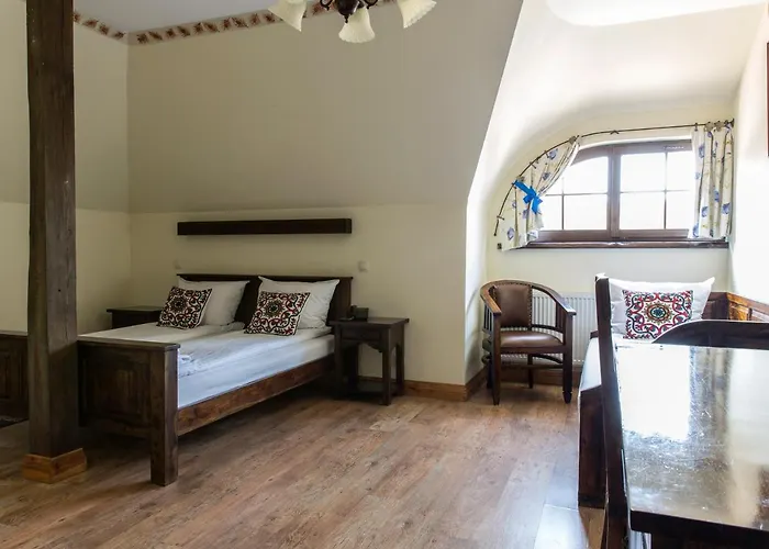 Gosciniec Oycowizna Lesznowola (Masovia)